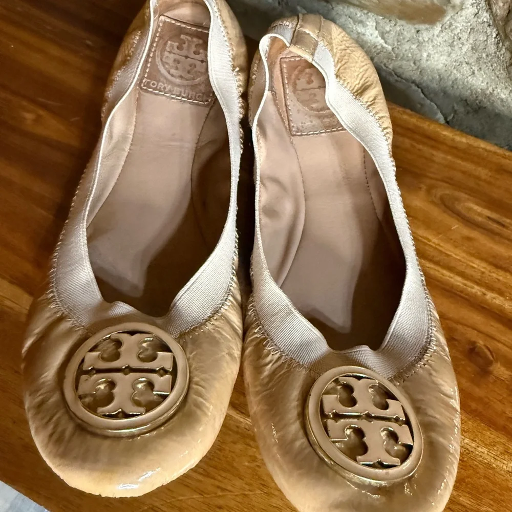Tory Burch Beige Leather Ballet Flats with Gold Logo